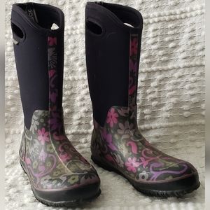 Womens Bogs tall boots. Size 9
